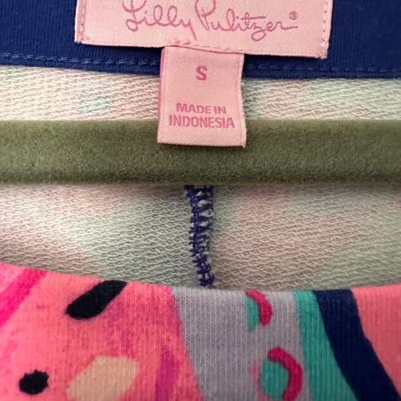 Lilly Pulitzer beautiful bright colored dress with gold buttons on shoulder. - Picture 3 of 8